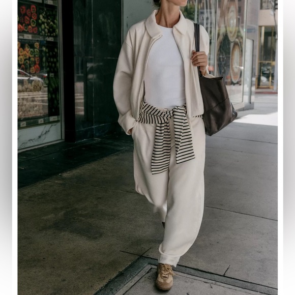 Zara set ecru pleated fleece bomber jacket and barrel pants with belt